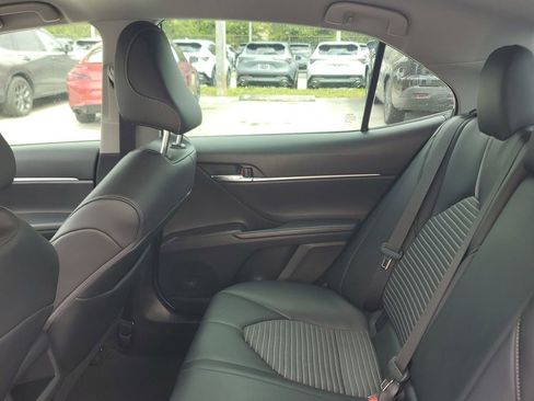 Used 2021 Toyota Camry SE image 7