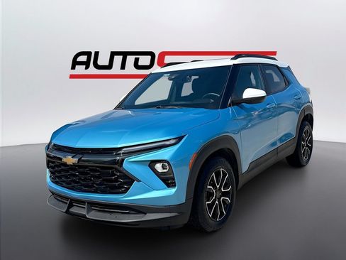 Used 2025 Chevrolet TrailBlazer ACTIV w/ Convenience Package FWD image 3