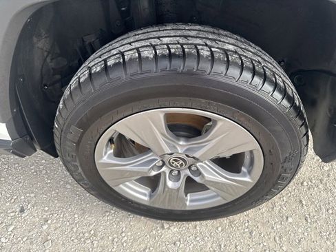 Used 2025 Toyota RAV4 XLE image 24