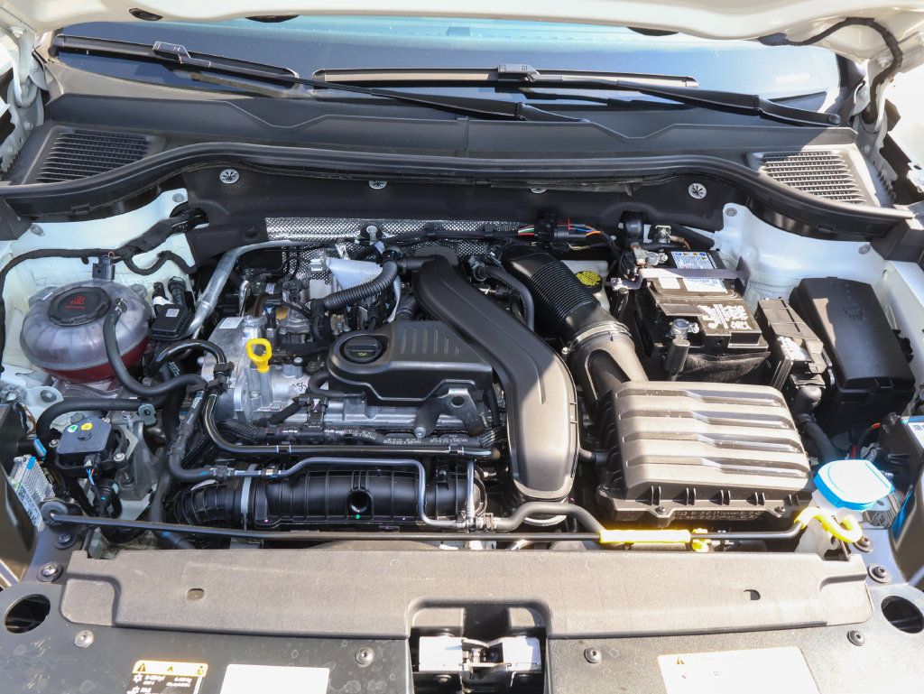 Used 2025 Volkswagen Taos S FWD image 30