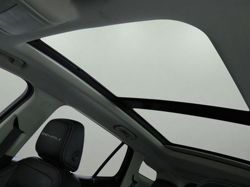 Certified 2022 GMC Terrain Denali AWD/4WD image 12