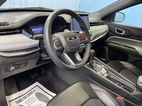 Certified 2024 Jeep Compass Latitude image 10