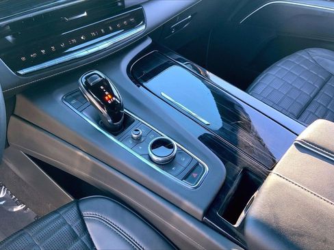 Certified 2024 Cadillac Escalade ESV V w/ LPO, ONYX Package image 16