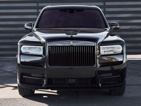 Used 2022 Rolls-Royce Cullinan Black Badge w/ Dark Exterior Package image 3