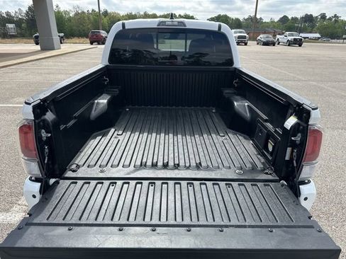 Used 2022 Toyota Tacoma TRD Off-Road w/ Technology Package image 35