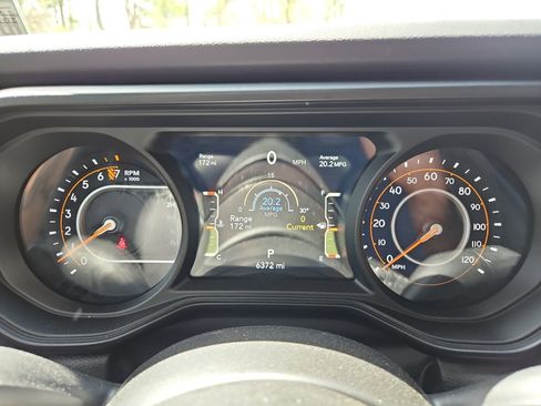 Used 2025 Jeep Gladiator Sport AWD/4WD image 23