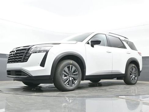New 2026 Nissan Pathfinder SV w/ SV Premium Package FWD image 20