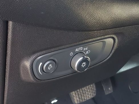 Used 2019 Chevrolet Equinox LT w/ Driver Convenience Package AWD/4WD image 13