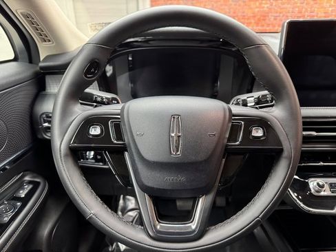 Used 2023 Lincoln Corsair AWD image 14