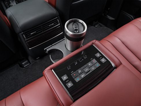 Used 2017 Lexus LX 570 4WD w/ Luxury Package image 41