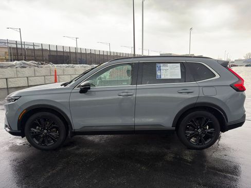 Used 2023 Honda CR-V Sport Touring image 3