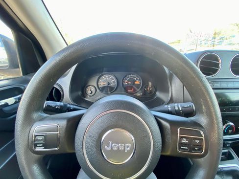 Used 2014 Jeep Compass Sport image 13