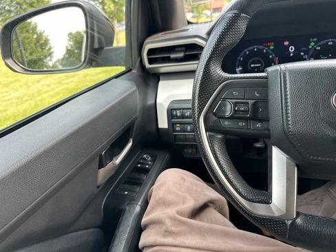 Used 2024 Toyota Tacoma TRD Off-Road AWD/4WD image 37