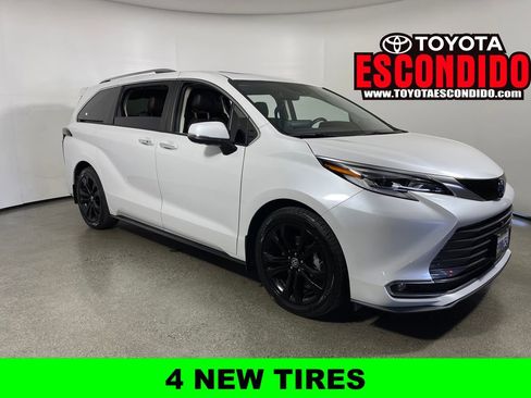 Certified 2023 Toyota Sienna Platinum image 1