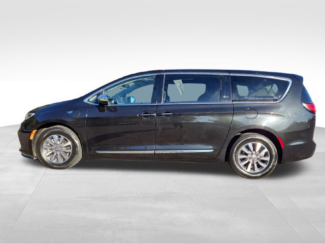 Used 2023 Chrysler Pacifica Limited FWD image 13