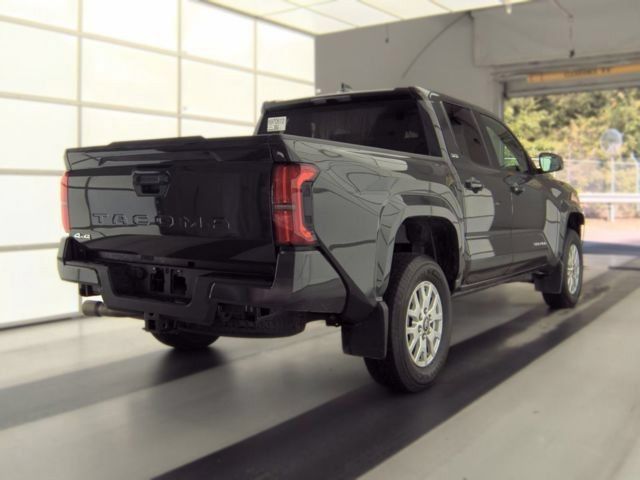 Used 2025 Toyota Tacoma SR5 AWD/4WD image 3