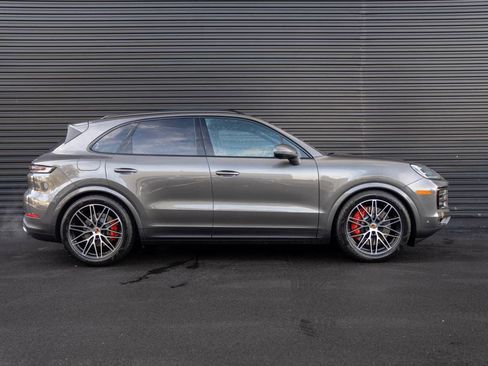 New 2026 Porsche Cayenne S AWD/4WD image 11