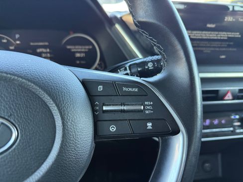 Used 2023 Hyundai Sonata SEL w/ Convenience Package FWD image 16