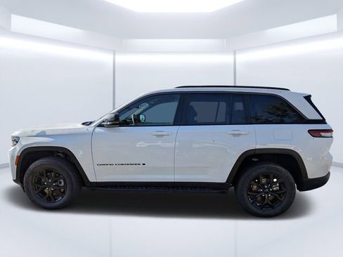 New 2026 Jeep Grand Cherokee Altitude AWD/4WD image 6