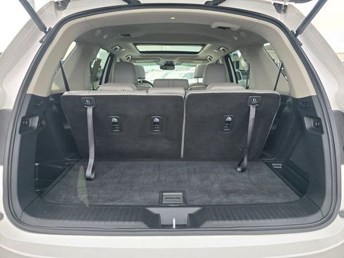 Used 2025 Honda Pilot Touring image 14