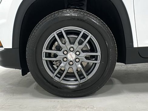 Used 2025 GMC Acadia Elevation image 14