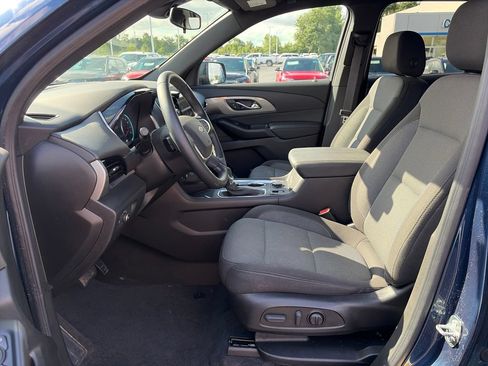 Used 2023 Chevrolet Traverse LT AWD/4WD image 16