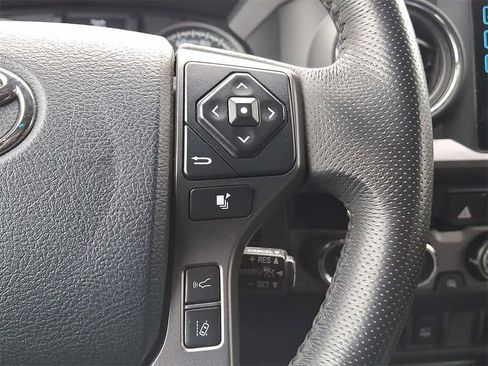 Used 2019 Toyota Tacoma TRD Off-Road image 18