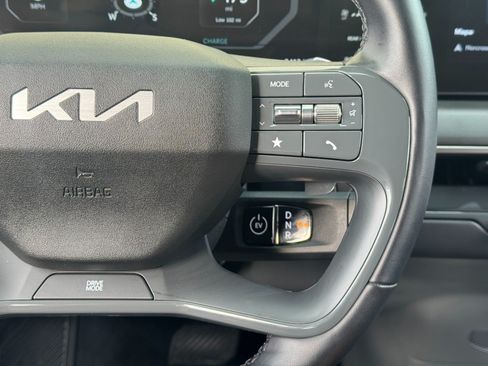 Used 2024 Kia EV9 Light Long Range RWD image 20