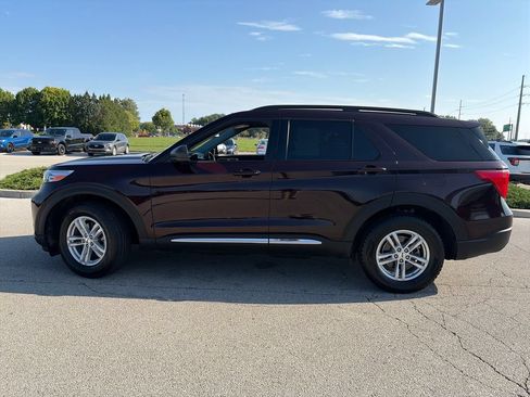 Used 2023 Ford Explorer XLT w/ Equipment Group 202A AWD/4WD image 4