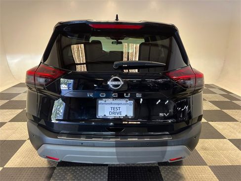 Used 2023 Nissan Rogue SV image 4