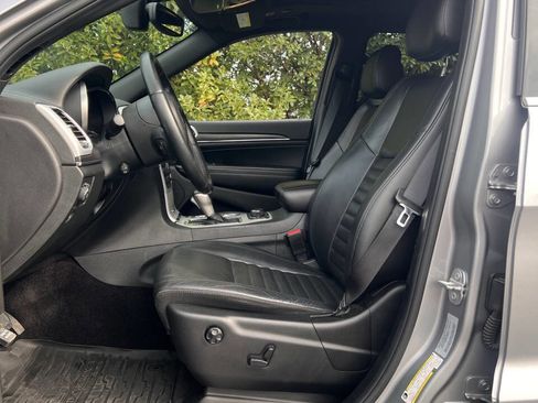 Used 2018 Jeep Grand Cherokee Limited image 13