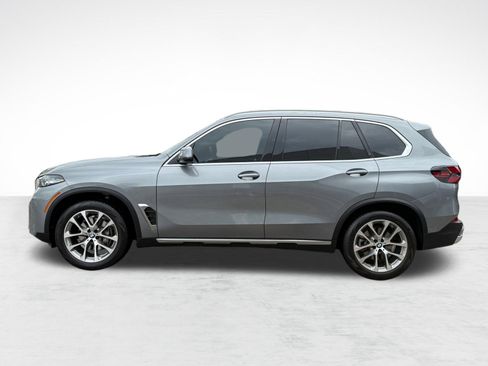 Used 2024 BMW X5 xDrive40i w/ Parking Assistance Package image 2