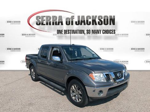 Used 2019 Nissan Frontier SL RWD image 2