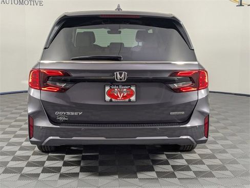 Used 2025 Honda Odyssey Touring image 6
