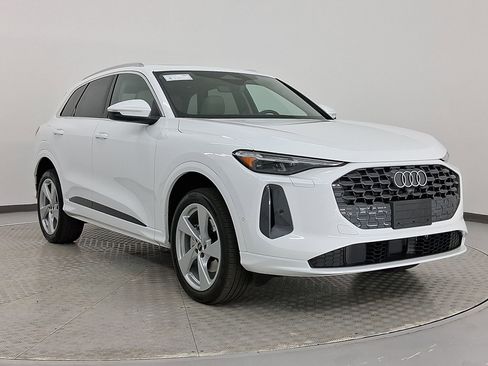 Used 2025 Audi Q5 Premium Plus w/ Premium Plus image 7