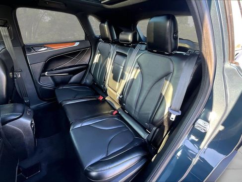 Used 2019 Lincoln MKC Reserve image 24