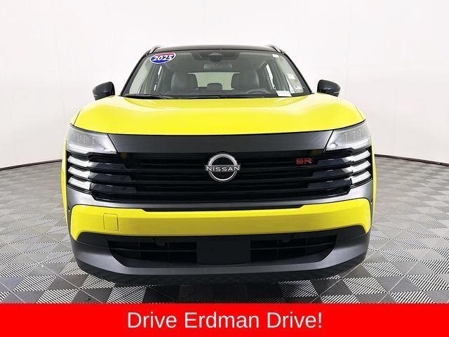 Used 2025 Nissan Kicks SR FWD image 2