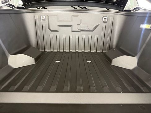 Used 2026 GMC Hummer EV SUV AWD/4WD image 34