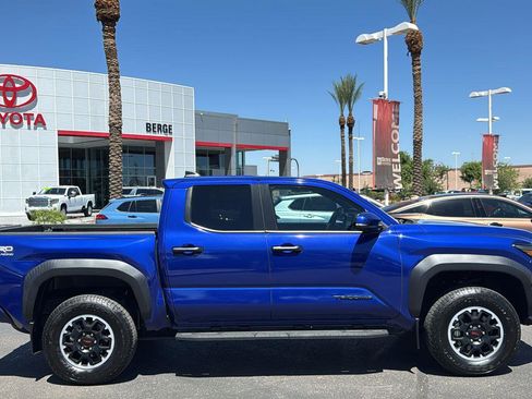 Used 2024 Toyota Tacoma TRD Off-Road w/ TRD Off Road Premium Package AWD/4WD image 10