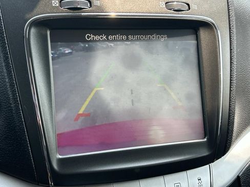 Used 2019 Dodge Journey SE FWD image 29