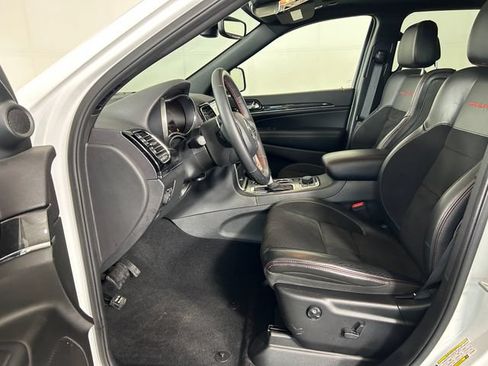 Used 2019 Jeep Grand Cherokee Trailhawk AWD/4WD image 12