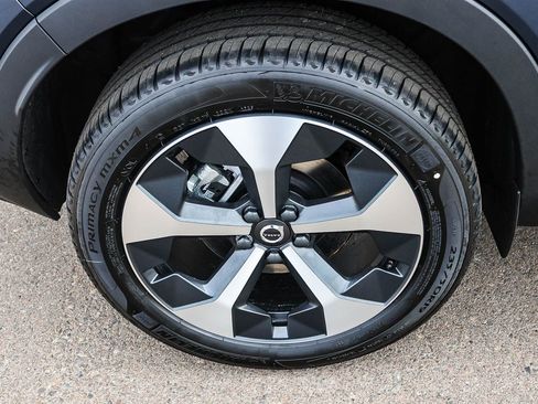 New 2026 Volvo XC40 B5 Plus w/ Protection Package Premier image 13