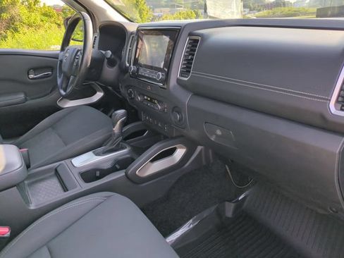 Used 2022 Nissan Frontier SV AWD/4WD image 33