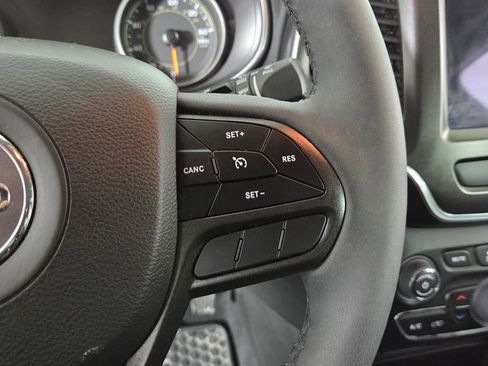 Used 2022 Jeep Cherokee Trailhawk w/ Trailer Tow Group image 18