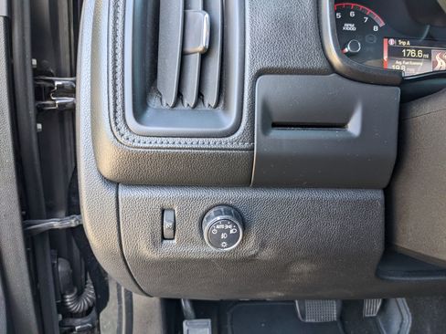 Used 2016 GMC Canyon SLT w/ Driver Alert Package image 24