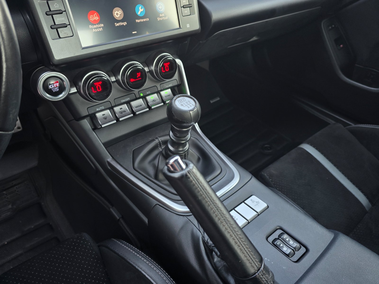 Used 2024 Toyota GR86 Premium RWD image 17