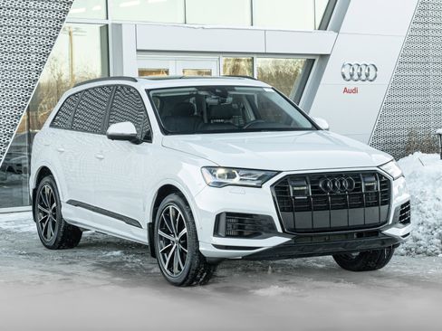 Certified 2023 Audi Q7 3.0T Premium Plus image 2
