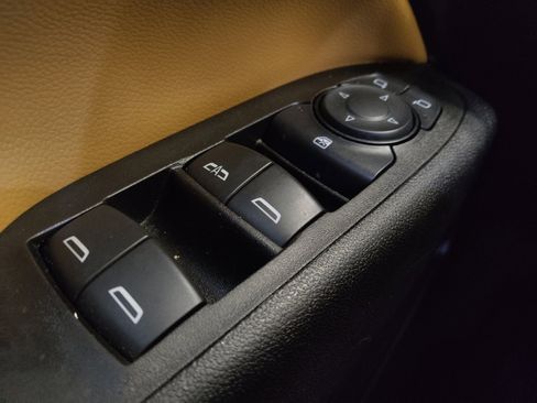 Used 2020 Chevrolet Equinox Premier AWD/4WD image 27