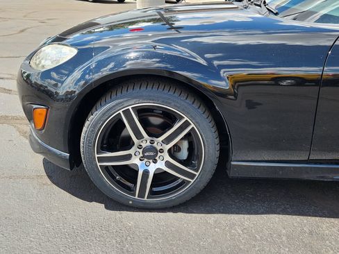 Used 2010 MAZDA MX-5 Miata Grand Touring w/ Premium Pkg RWD image 13