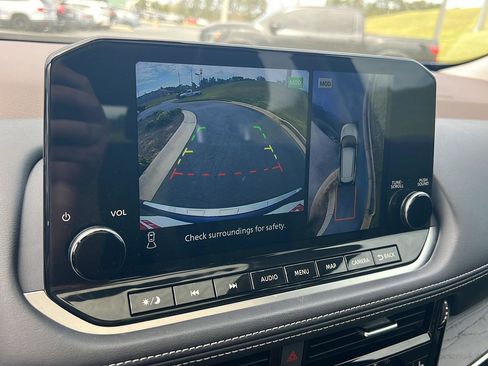 Used 2023 Nissan Rogue Platinum w/ Platinum Premium Package image 28